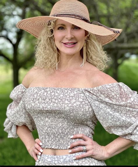 'GILF .